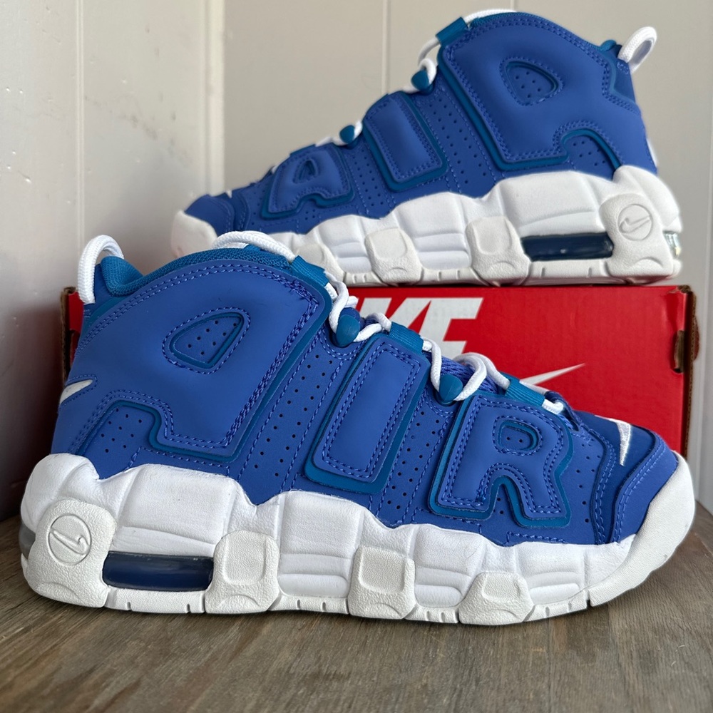 NIKE AIR MORE UPTEMPO (GS) MEDIUM BLUE-WHITE-BATTLE BLUE SZ 5.5y [DM1023-400]